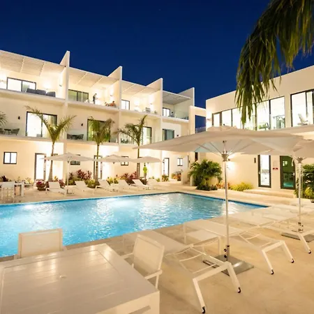 Seascape Townhomes On Gracebay-2