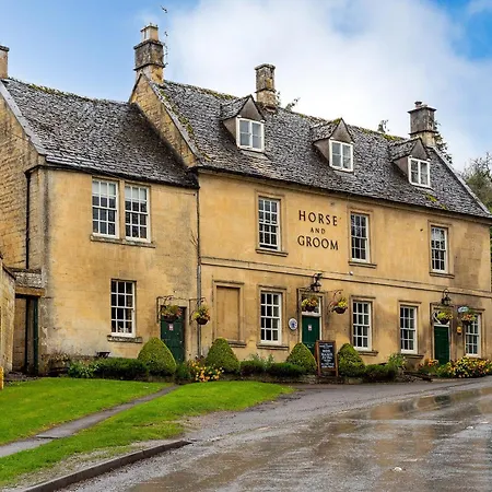 The Horse And Groom-3