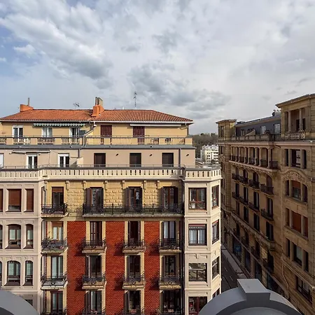 Palacio Bellas Artes San Sebastian, Curio Collection Hilton-3