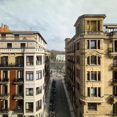 Hotel Palacio Bellas Artes San Sebastian, Curio Collection By Hilton-2