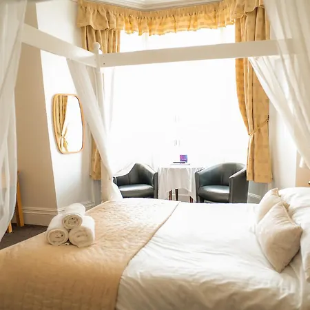 The Clovelly Hotel-3