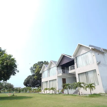 Riviera Resort And Hotel-2