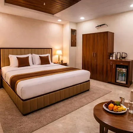 Hotel Kasa Nest Couple Friendly Hotels Near Tilak Nagar Metro Station-3
