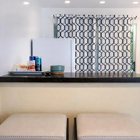 Mod Palm Desert-3