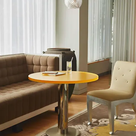Sanderson London-2
