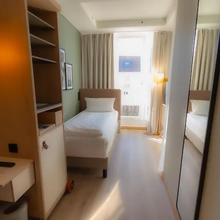 Hotel Bleibtreu Berlin By Golden Tulip-2