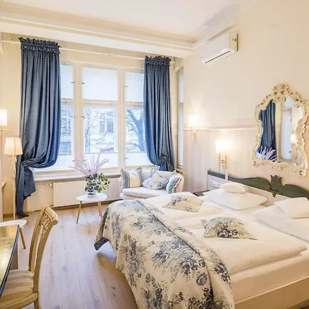 Hotel Augusta Am Kurfuerstendamm-3