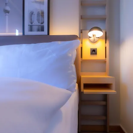 Hotel Bleibtreu Berlin By Golden Tulip-2