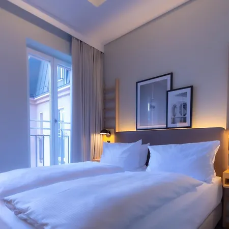 Hotel Bleibtreu Berlin by Golden Tulip-3