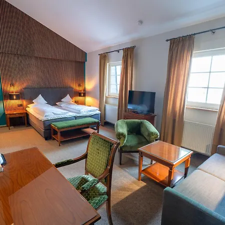 Akzent Hotel Berg'S Alte Bauernschaenke- Wellness Und Wein-3