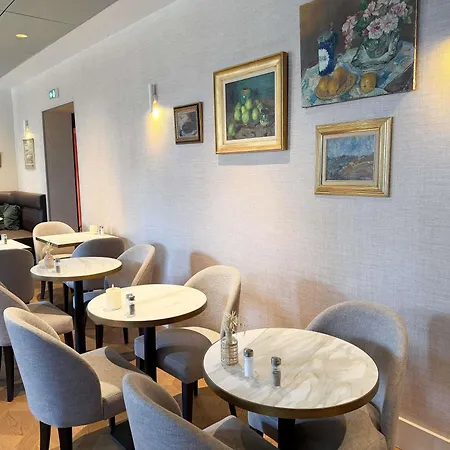 Mercure Rennes Centre Place Bretagne-3