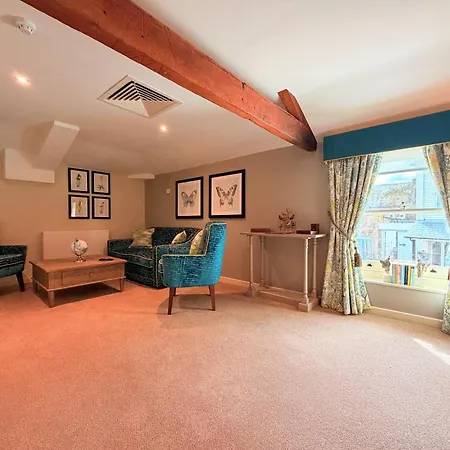 The White Horse Hotel, Romsey, Hampshire - The Coaching Inn Group-2