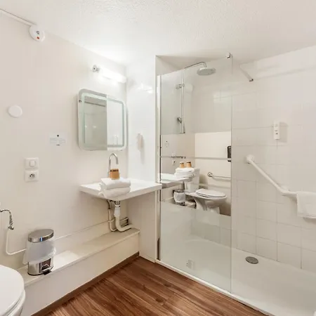 Comfort Hotel Aeroport Lyon St Exupery-3