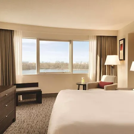 Radisson Hotel Vancouver Airport-3