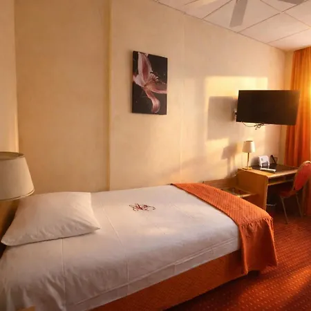 Hotel Foch-2