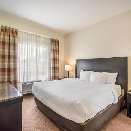 Clarion Inn & Suites Central Clearwater Beach-2
