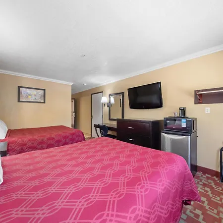 Econo Lodge Inn & Suites Fallbrook Downtown-2