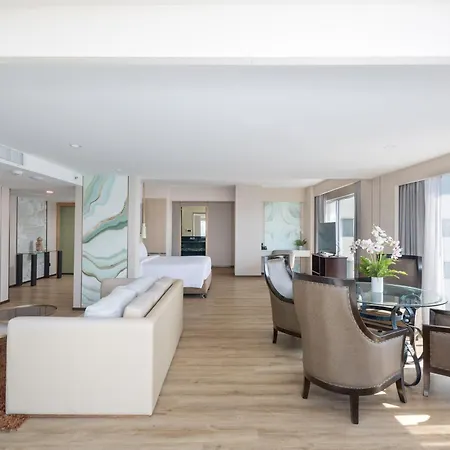 Ramada Plaza By Wyndham Bangkok Menam Riverside-2
