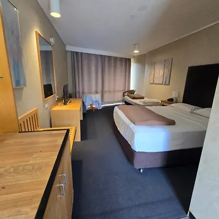 Sandown Regency Hotel & Apartments-3