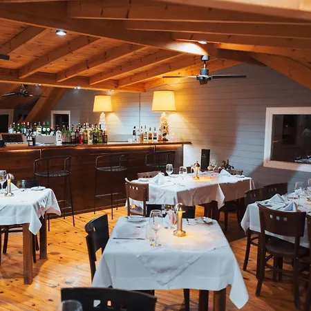 Blanca Patagonia Hosteria Boutique Y Cabanas-2