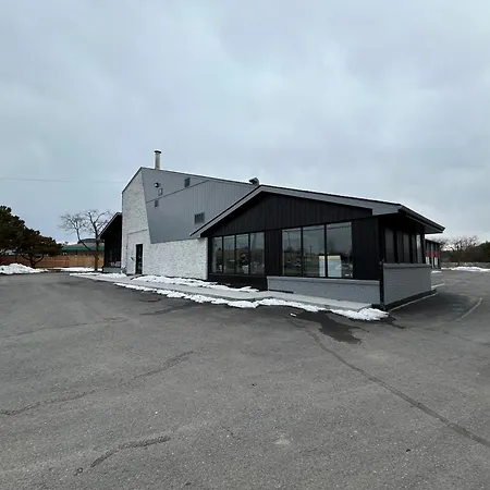 Ramada By Wyndham Kingston-3