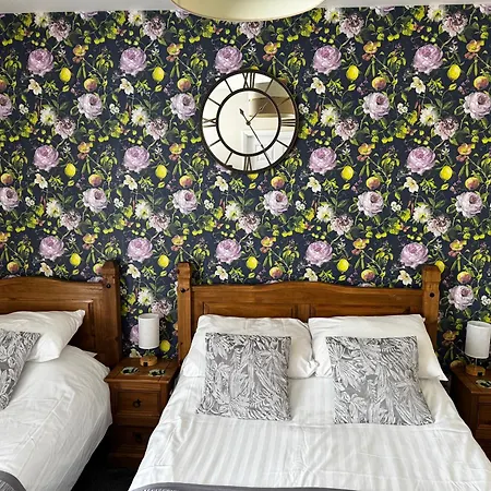 Willows Guest House-2