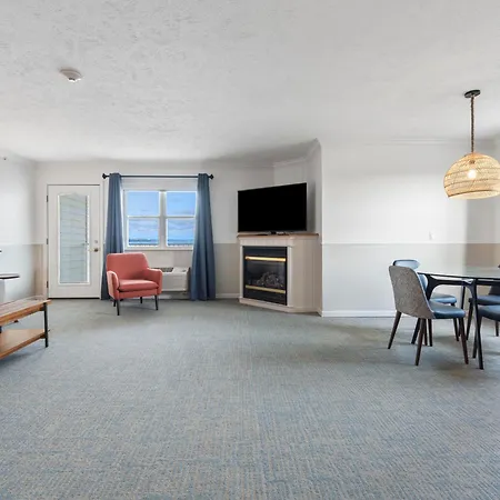 Cherry Tree Inn & Suites-2
