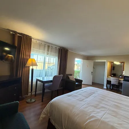 Royal Inn And Suites-3