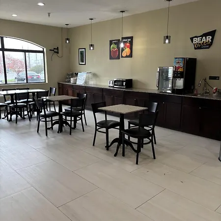Travelodge By Wyndham St. Louis-2