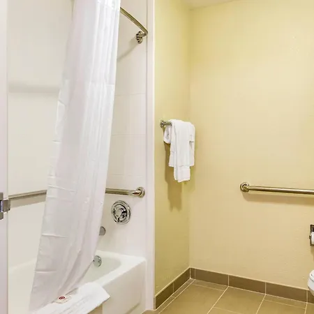 Comfort Inn Dekalb - University Area-3