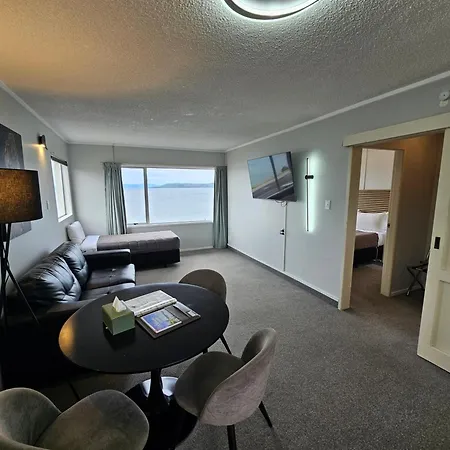 Tui Oaks Motel-2