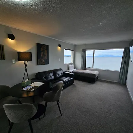 Tui Oaks Motel-3