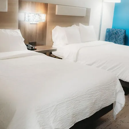 Holiday Inn Express Hotel & Suites Center By Ihg-3