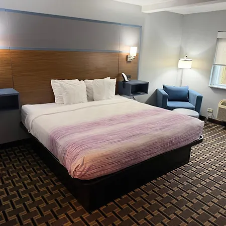 Americinn By Wyndham Woodstock Il-2