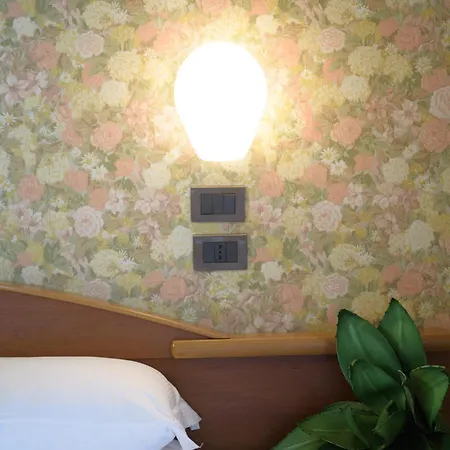Hotel Button-3