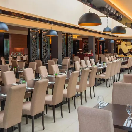 Four Points By Sheraton Kecskemet Hotel And Conference Center-3