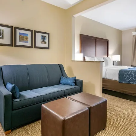 Comfort Suites Batesville-3