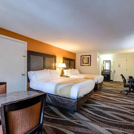 Quality Inn Creekside - Downtown Gatlinburg-2