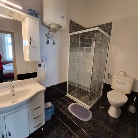 Eitans Guesthouse-3