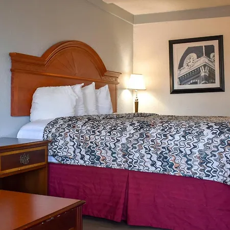 Rodeway Inn Auburn Hills - Detroit-3