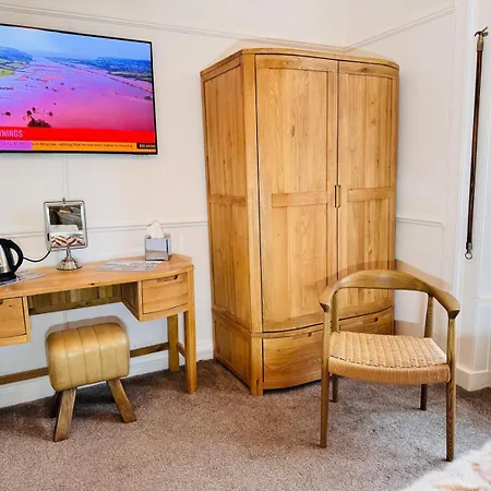 Buchan Guest House-3