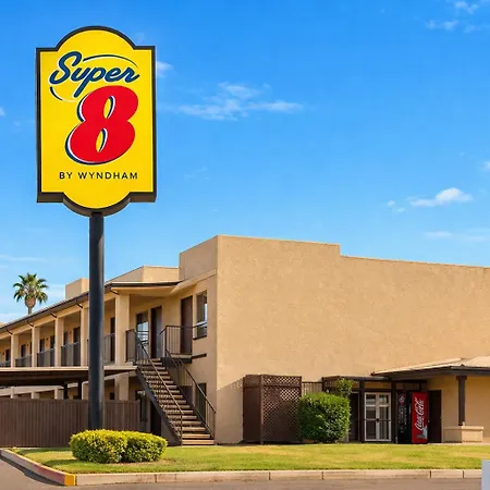 Super 8 By Wyndham Barstow-3