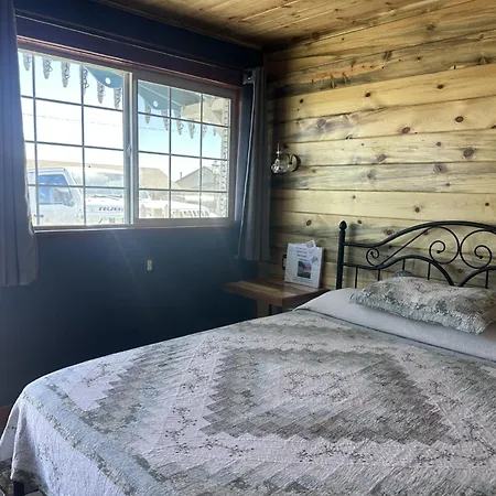 Sugarloaf Mountain Motel-3