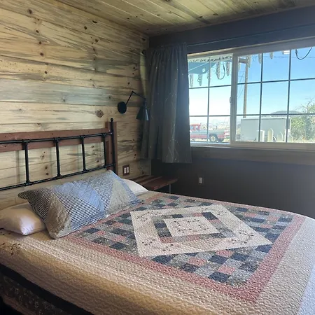 Sugarloaf Mountain Motel-2