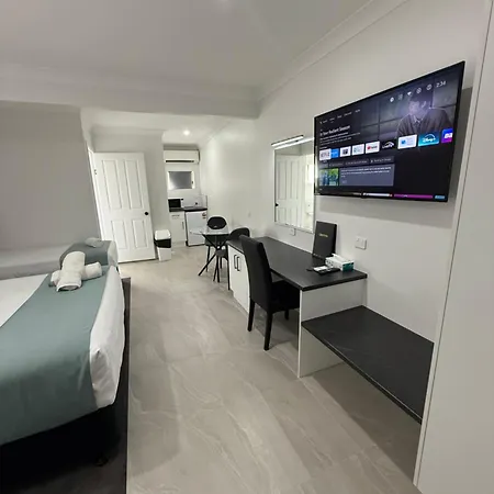 Mia Motel-2