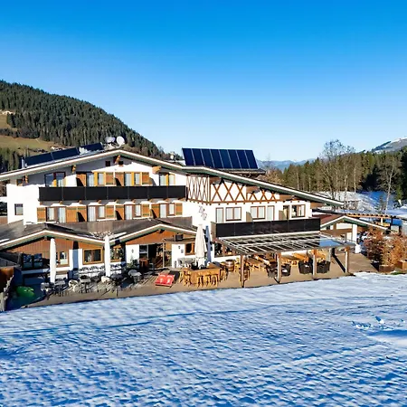 Alpenhotel Landhaus Kuechl-3