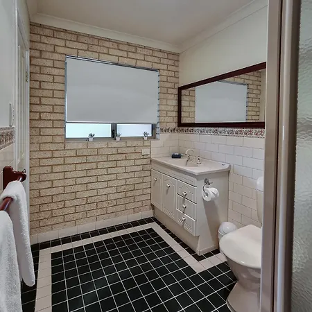 Busselton Villas And Glamping Village-3