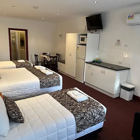 The Esplanade Motel-3