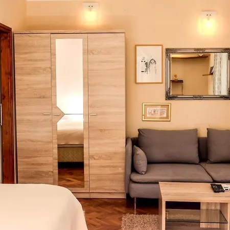 Madonna Guest House-3