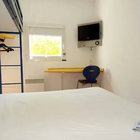 Ibis Budget Rochefort-3